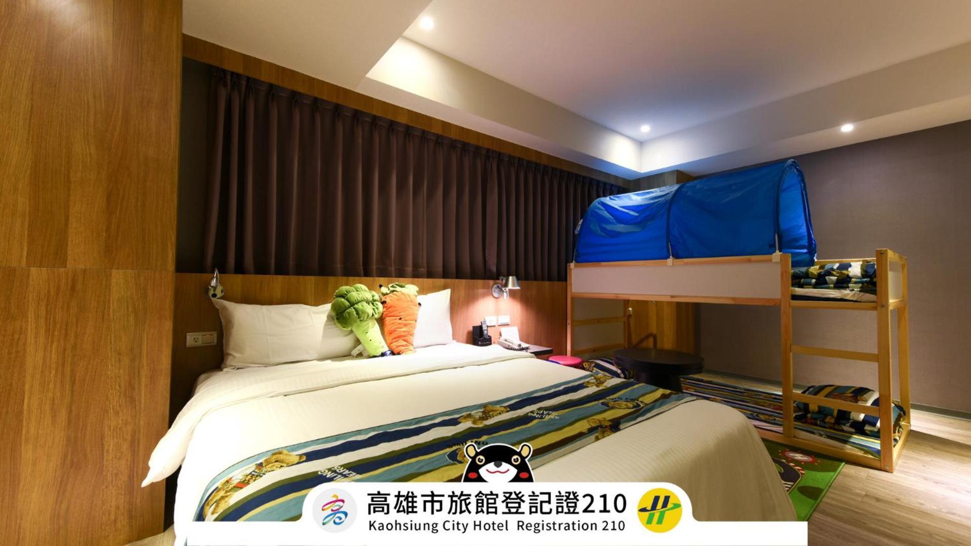 Blue Coast Hotel Kaohsiung Bagian luar foto