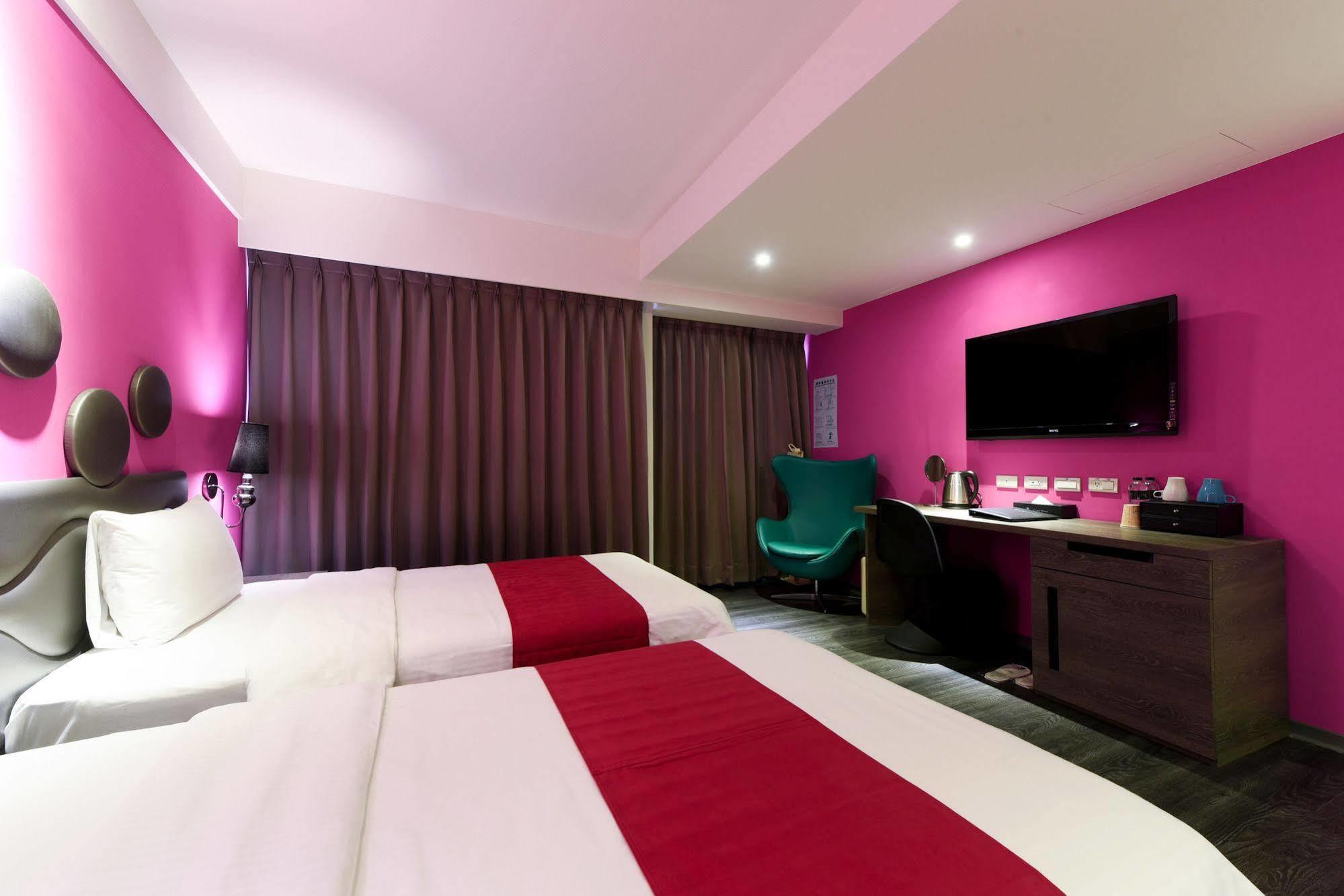 Blue Coast Hotel Kaohsiung Bagian luar foto