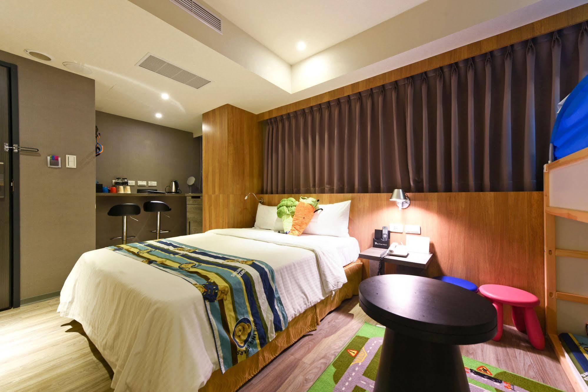 Blue Coast Hotel Kaohsiung Bagian luar foto