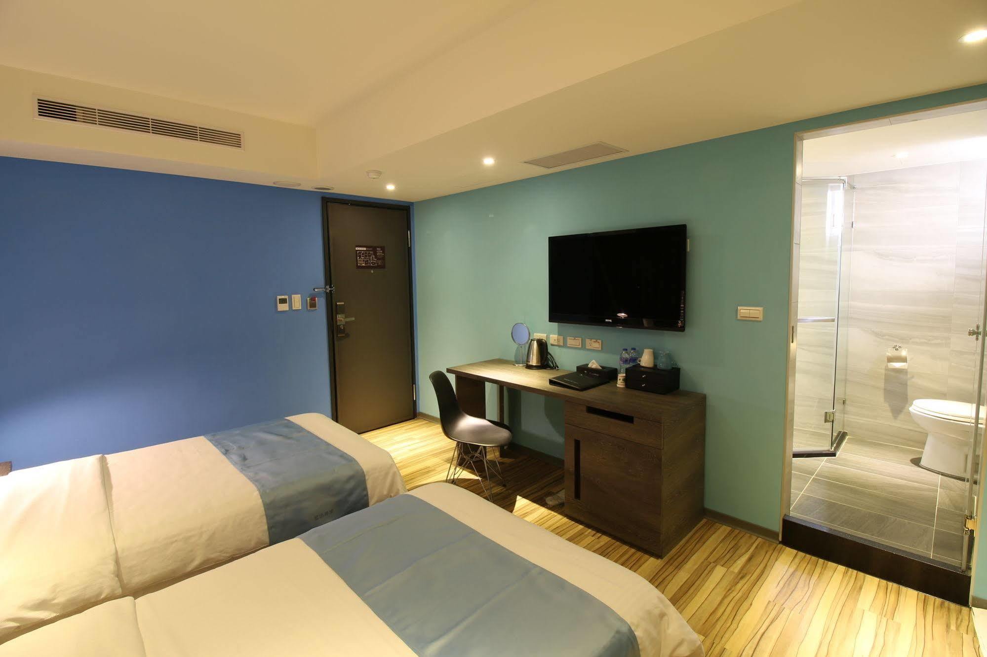Blue Coast Hotel Kaohsiung Bagian luar foto