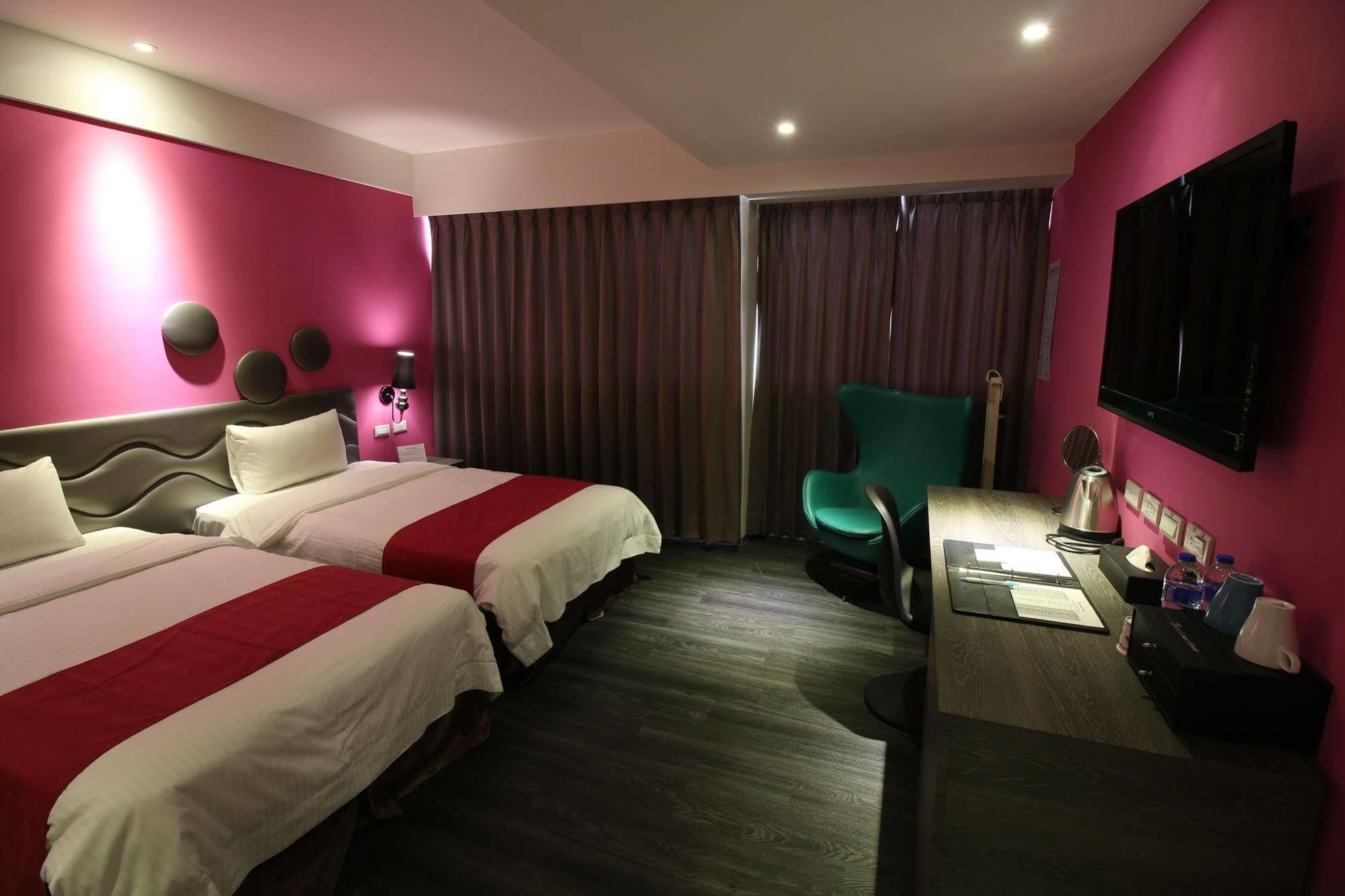 Blue Coast Hotel Kaohsiung Bagian luar foto