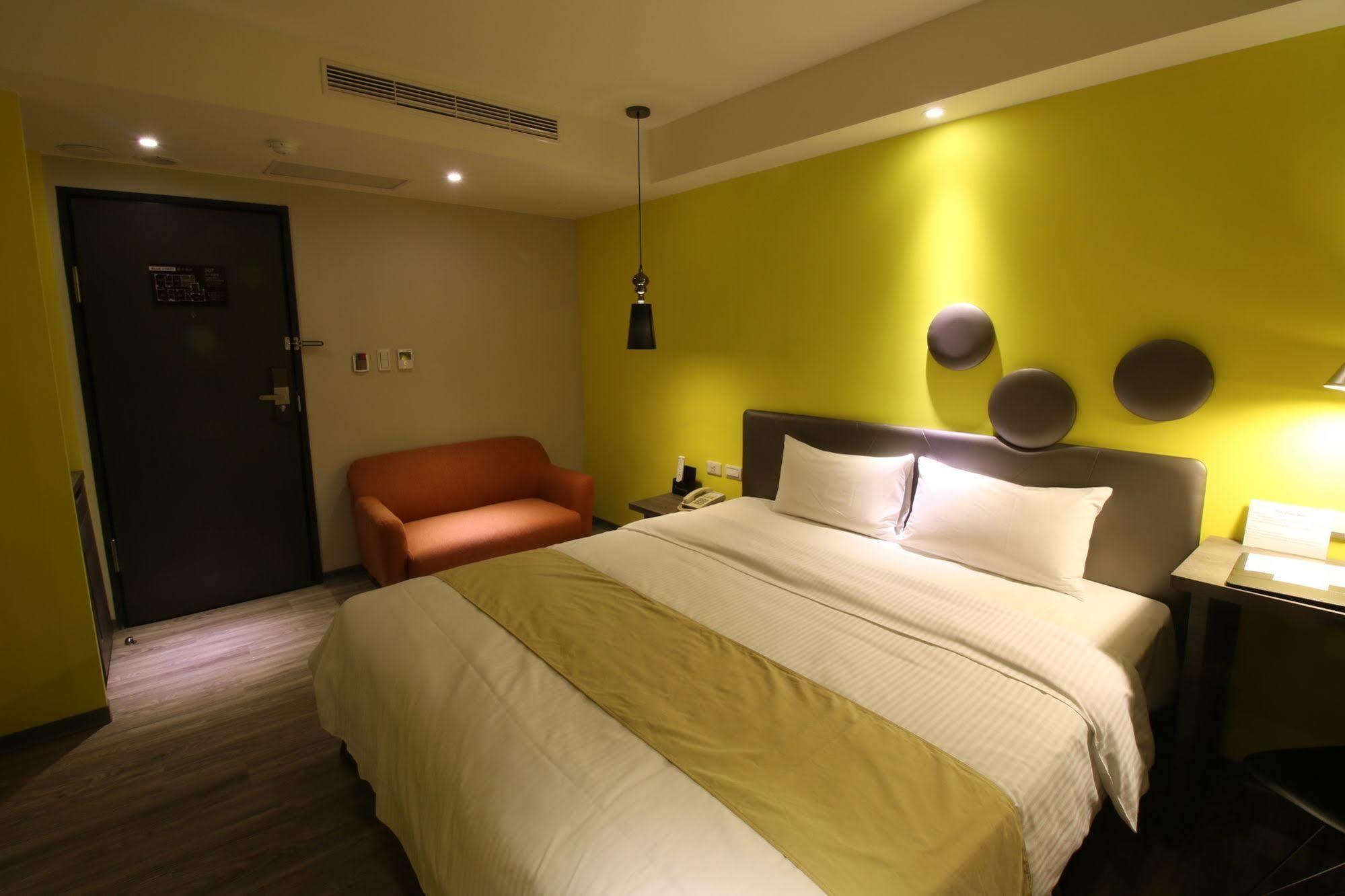 Blue Coast Hotel Kaohsiung Bagian luar foto